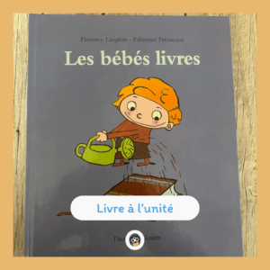 Les bébés livres  Petit Paul aime bien les livres. Son préféré est un livre qui raconte comment se font les bébés, les bébés animaux, les bébés plantes, les bébés hommes. Et un jour, cela lui donne une idée: il va faire faire des bébés à son livre ! Il prend une petite graine, la pose entre deux pages et referme le livre doucement. Puis il attend. Il ne se passe rien. Petit Paul réfléchit. Faut-il mettre le livre dans la terre ? Faut-il l'arroser ?