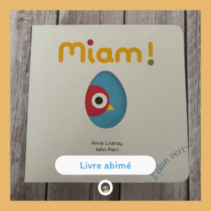 Miiiam!  Coucou ! Un oisillon sort de l'oeuf. Hop ! Il s'envole. Oh ! Une pomme ! Mmm, une chenille ! Miam !